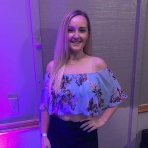 Meet your Posher, Stephanie